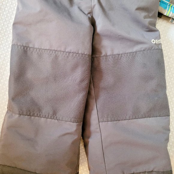 Osh Kosh 2-Pce Snow Suit (Size 2T) - Picture 4 of 4